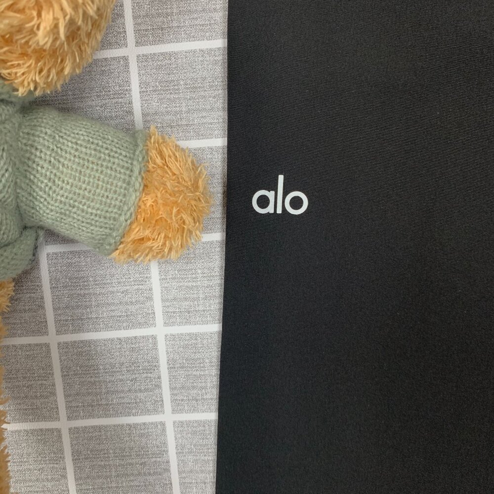 ALO Yoga Pants Black Brand New (Regular)😉💘 - Picture 6 of 8